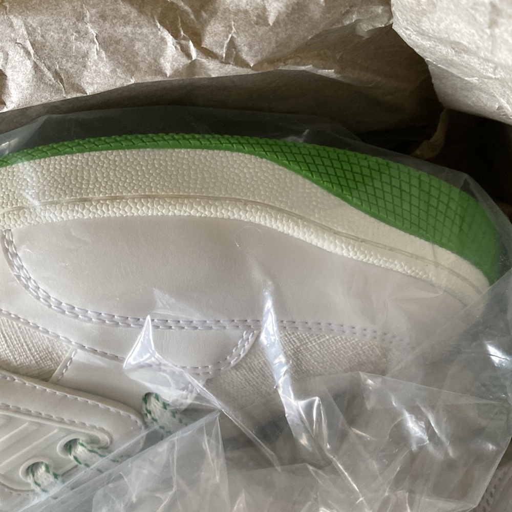 NIB Gucci 10 Men’s Basketball Shoes White Green Box Cloth Bags Basket - Picture 9 of 15
